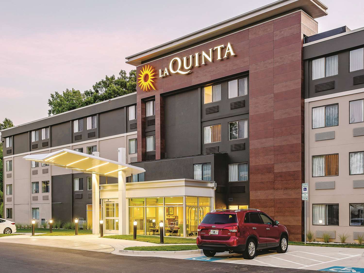 La Quinta Inn & Suites by Wyndham Columbia / Fort Meade 22/27