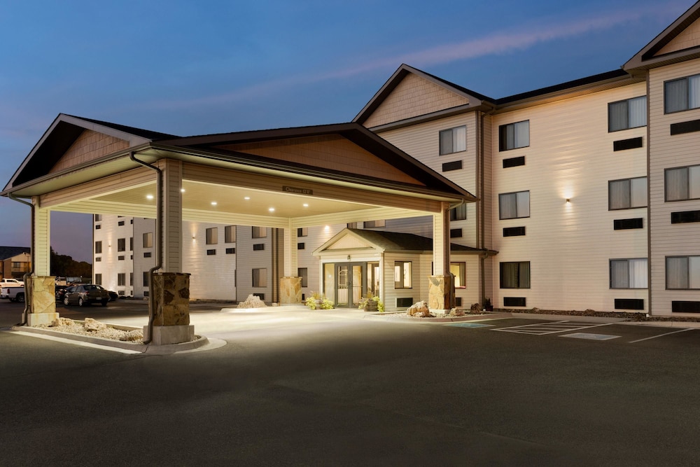 Baymont By Wyndham Wellington 4/25