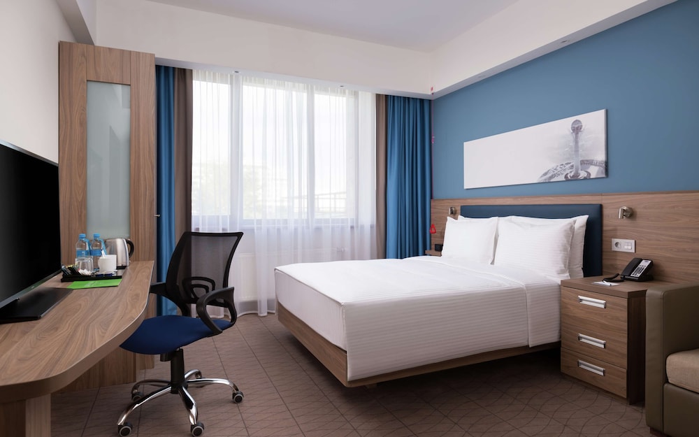 ROOM, QUEEN BED, ACCESSIBLE