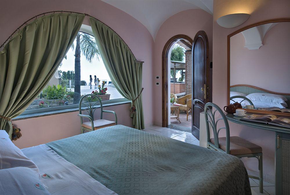 HOTEL CARLO MAGNO 21/37