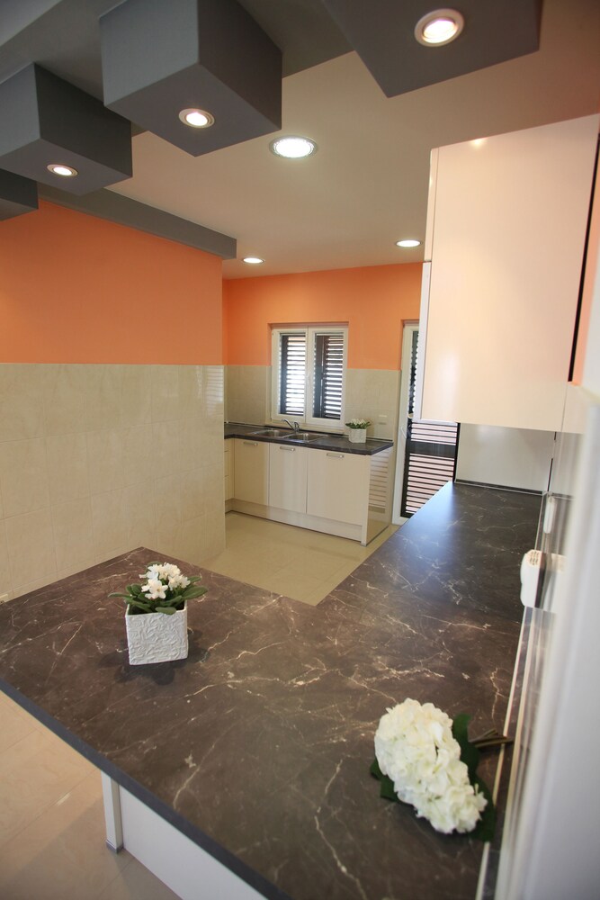 VILLA SUN 5/50