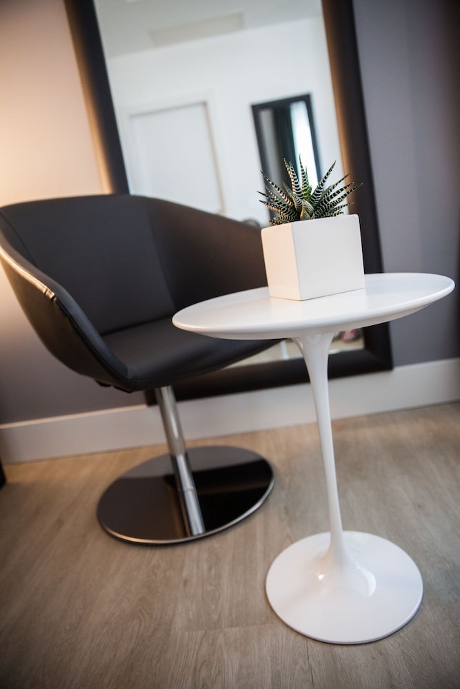 Sanremo Luxury Suites 37/50