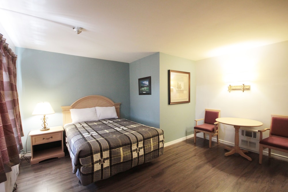 6267 Persepolis Inn 34/70