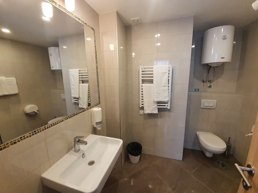 Premium Crown Suites 41/47