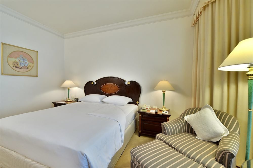 Evergreen Laurel Hotel 28/69