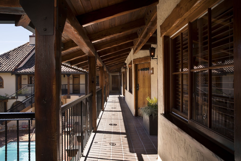 Rancho Caymus Inn 5/56