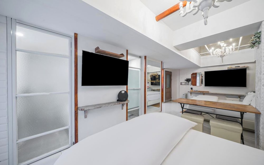 ROYAL, SUITE, PRIVATE POOL