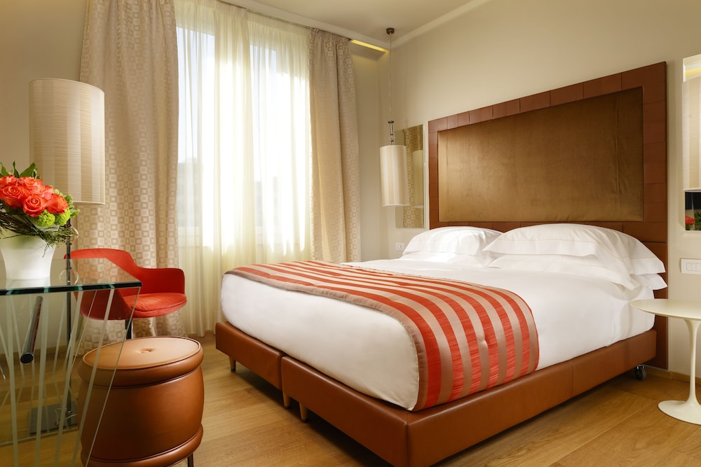 PREMIUM, DOUBLE BED, CITY VIEW