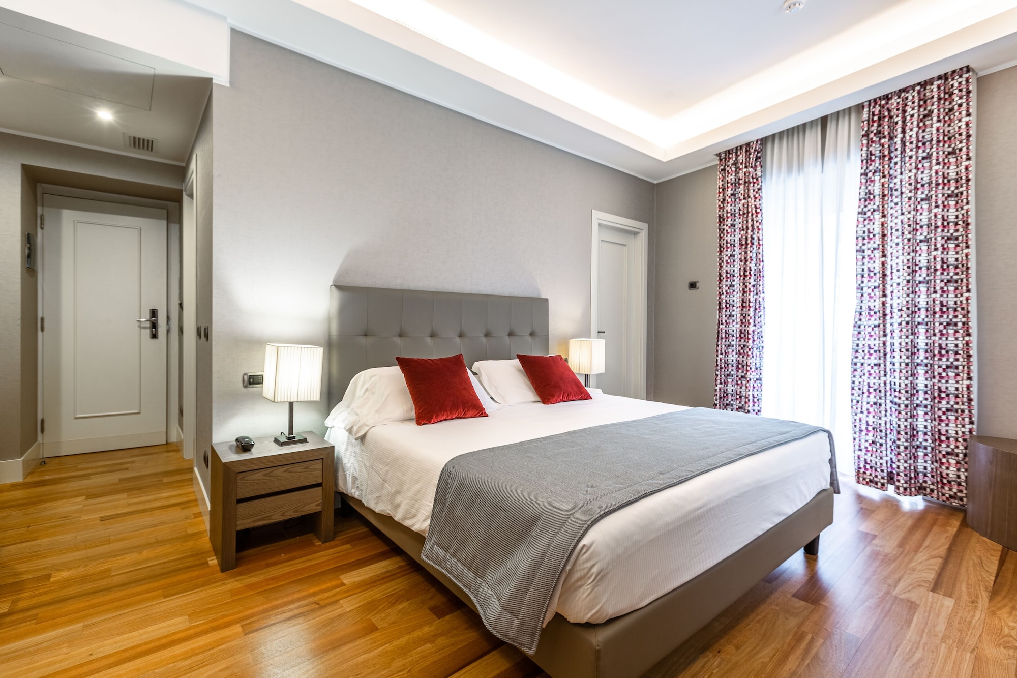 EXECUTIVE, DOUBLE BED