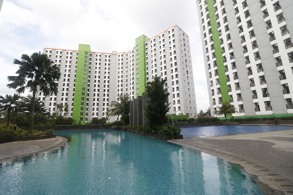 RedDoorz Apartment @ Green Lake View Ciputat 18/18