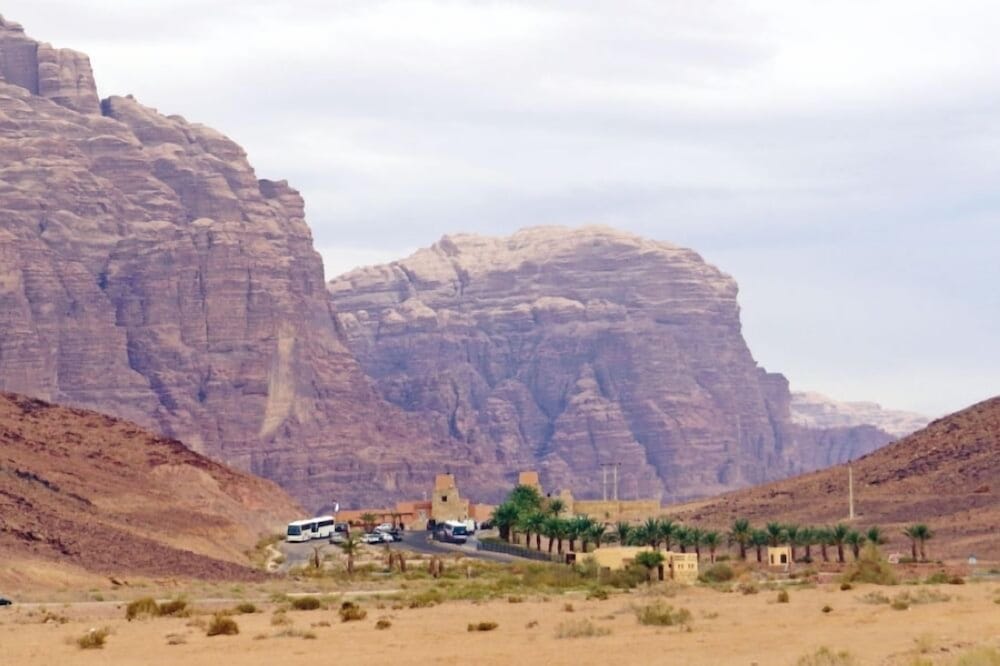 Desert Lovers Camp 30/48