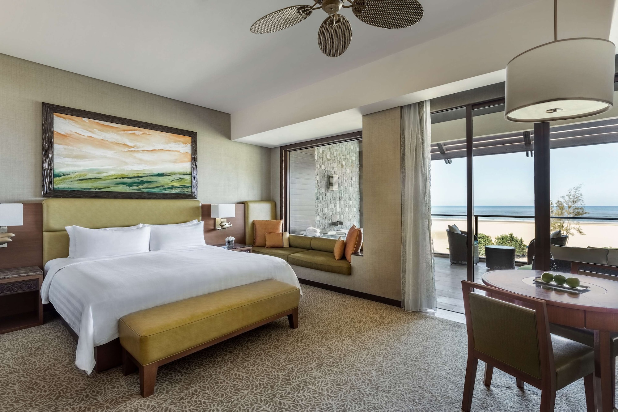 JUNIOR SUITE, KING BED, SEA VIEW
