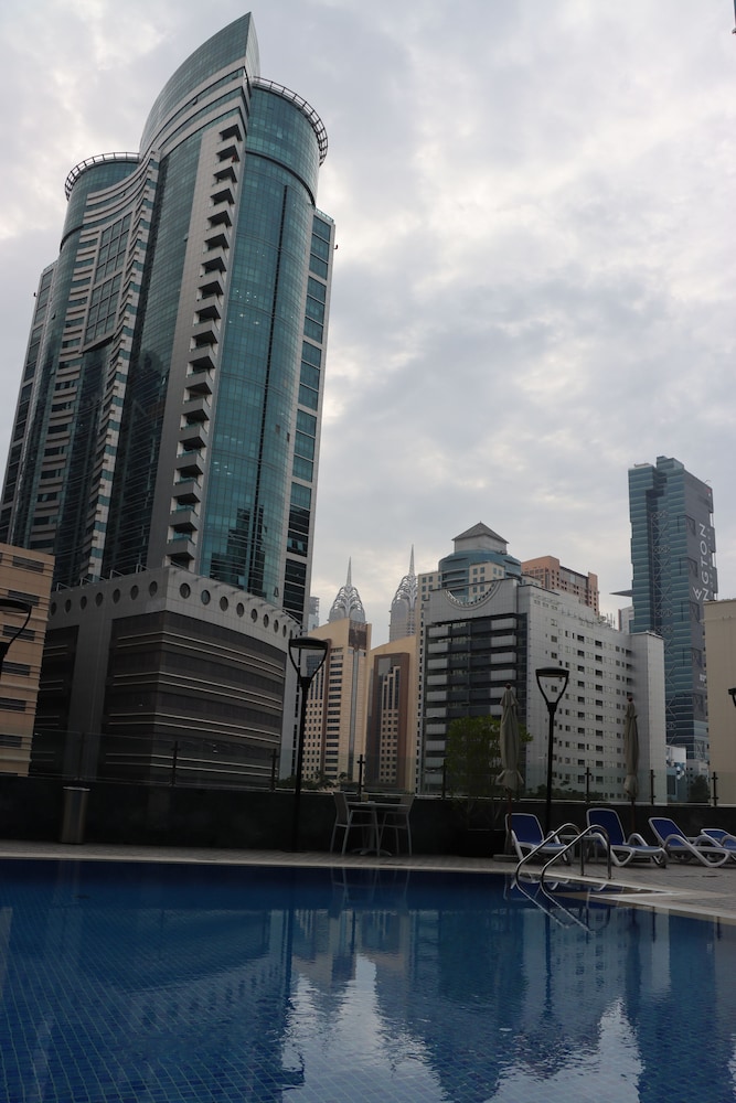 Golden Tulip Media Hotel 45/48