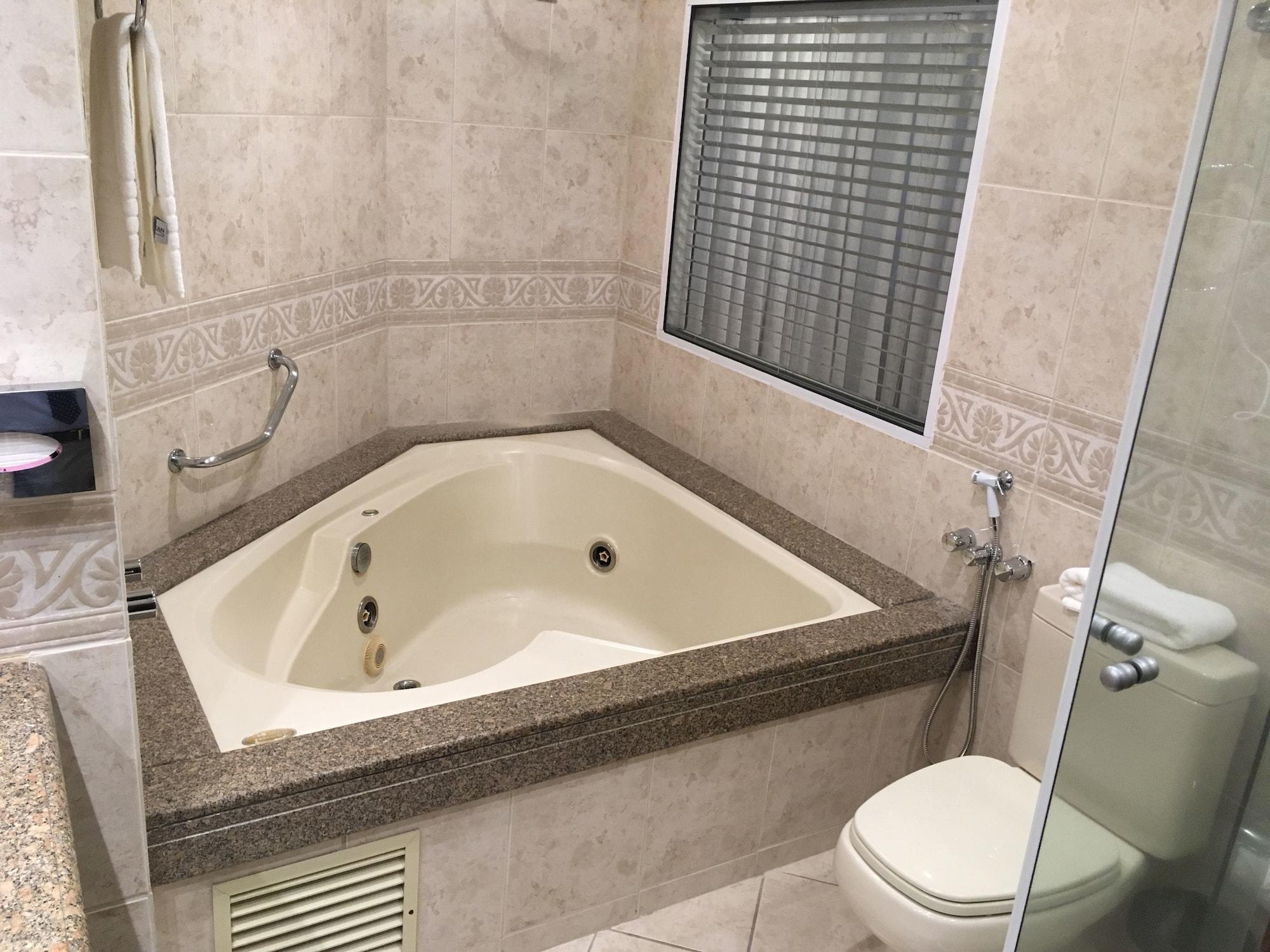 Suite, King Bed, Smoking, Master Porto Alegre (ex. Holiday Inn Porto Alegre) 6/7