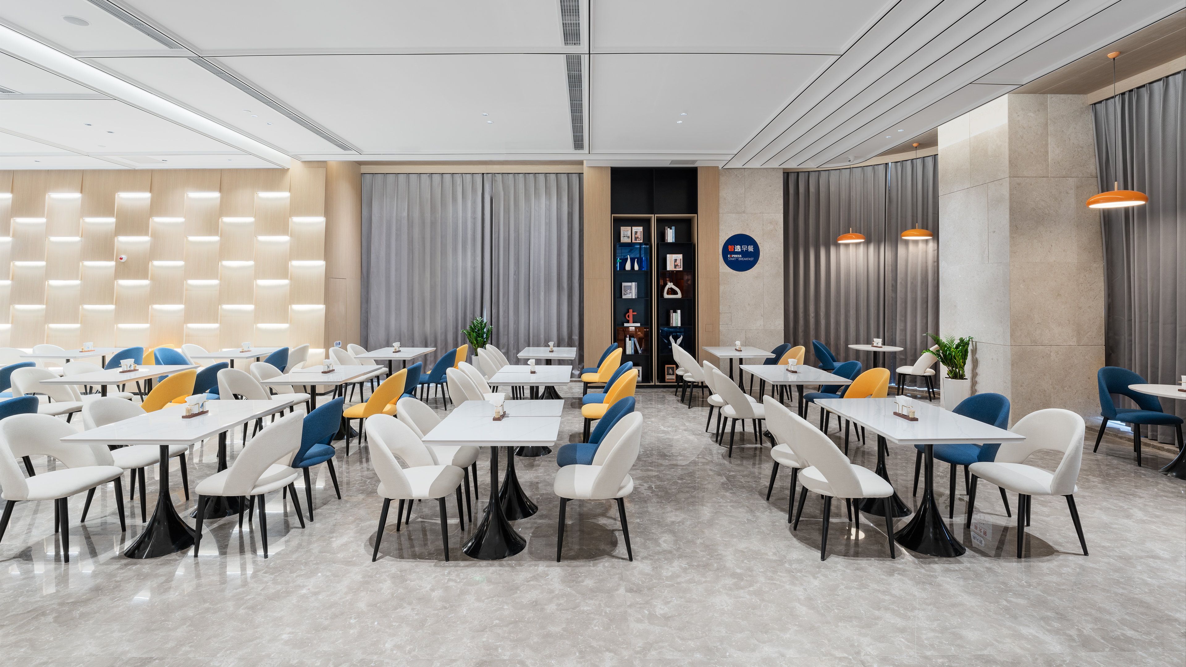 Holiday Inn Express Qingdao Northern West Coast 35/45