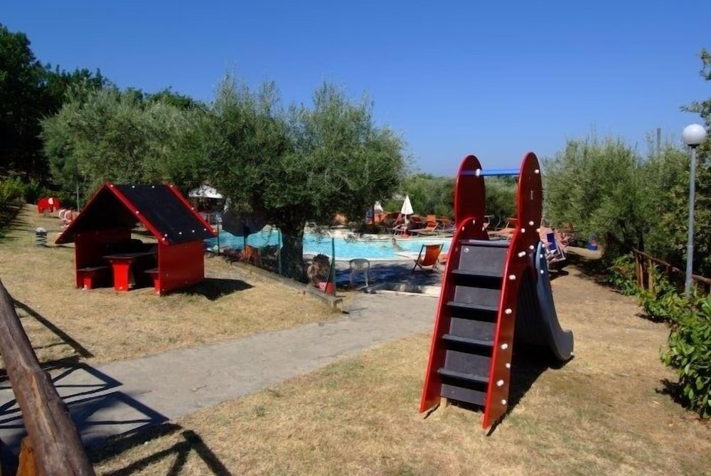 Camping Villaggio Cerquestra 19/50