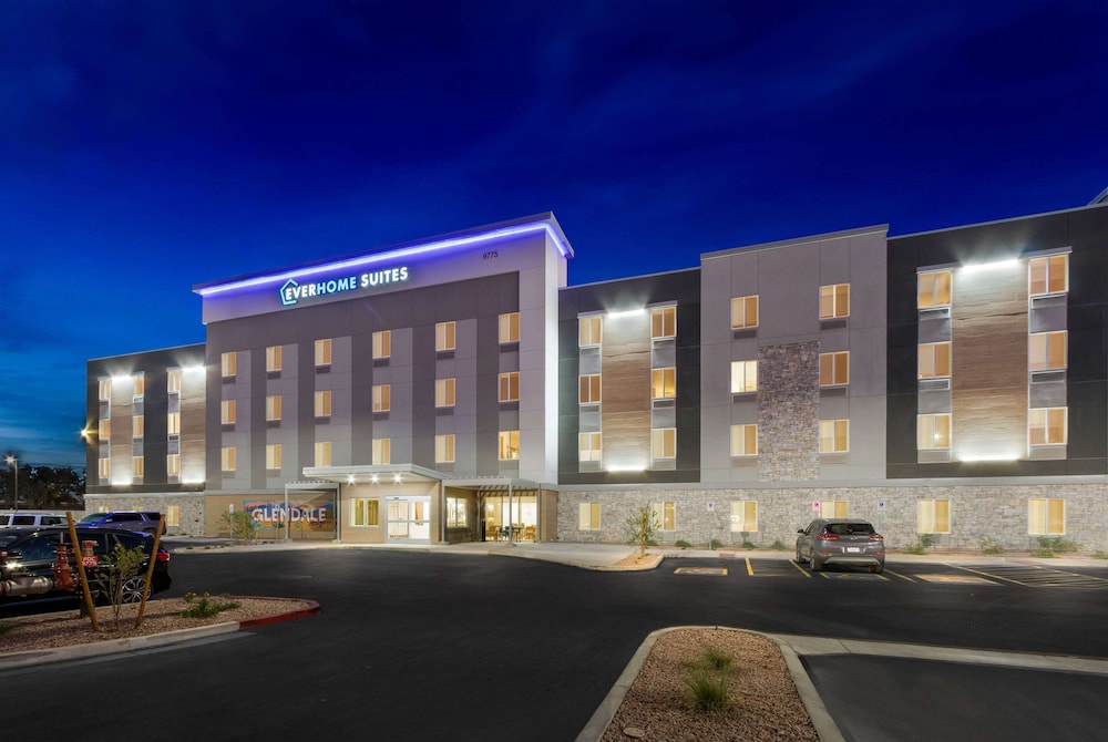 Everhome Suites Glendale Sports & Entertainment District 5/47