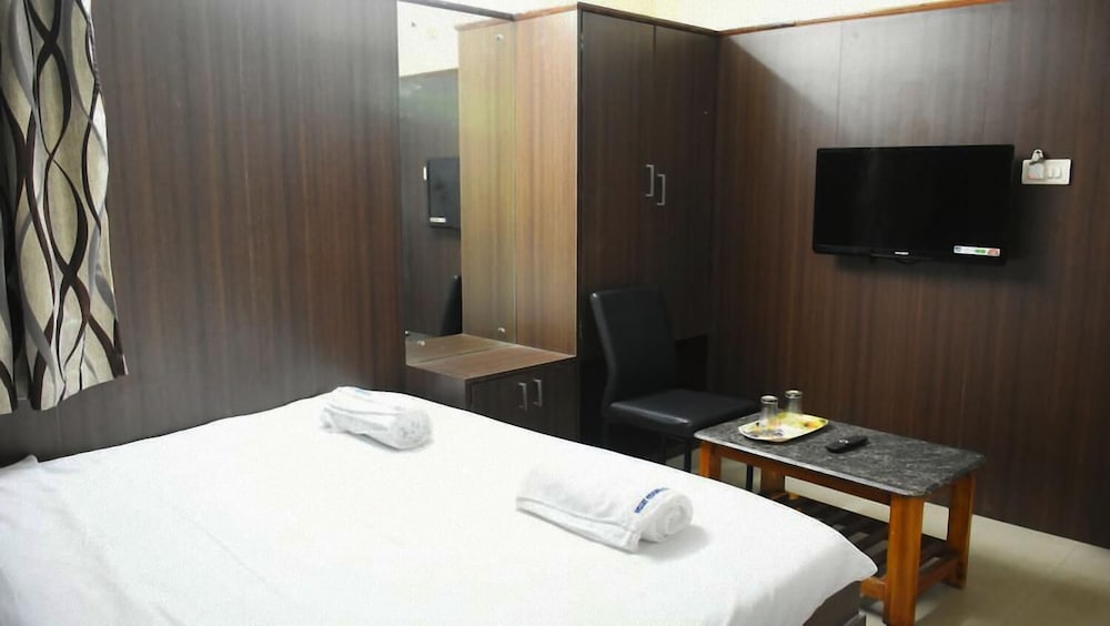 Hotel Govind Heights 23/40