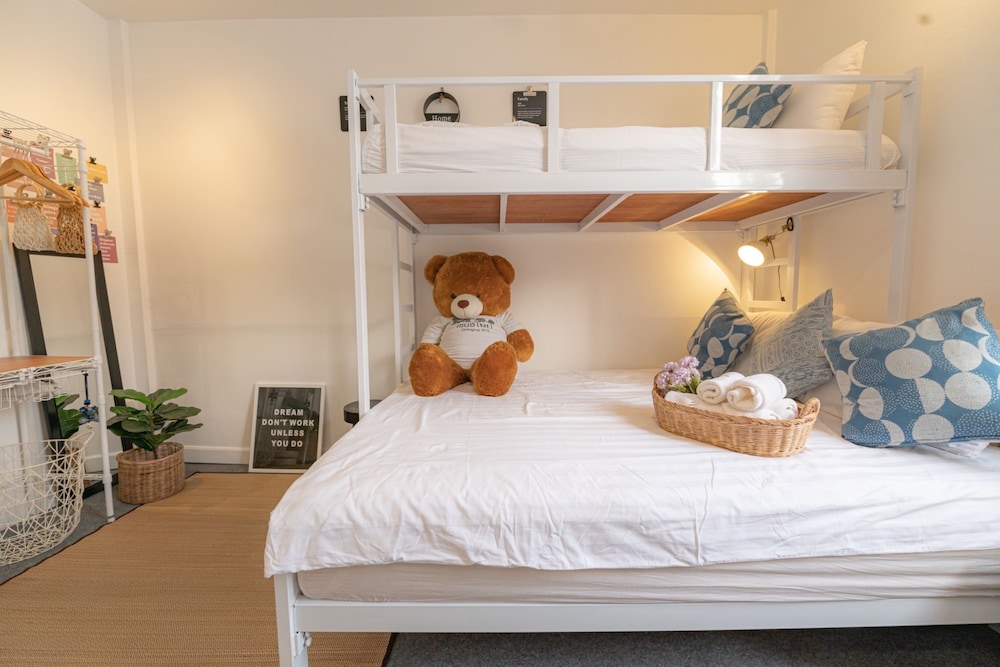 Oon Poshtel 16/50