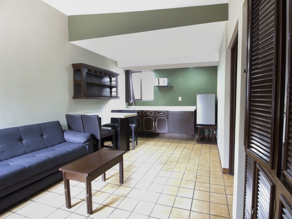 Hotel La Fuente 46/58