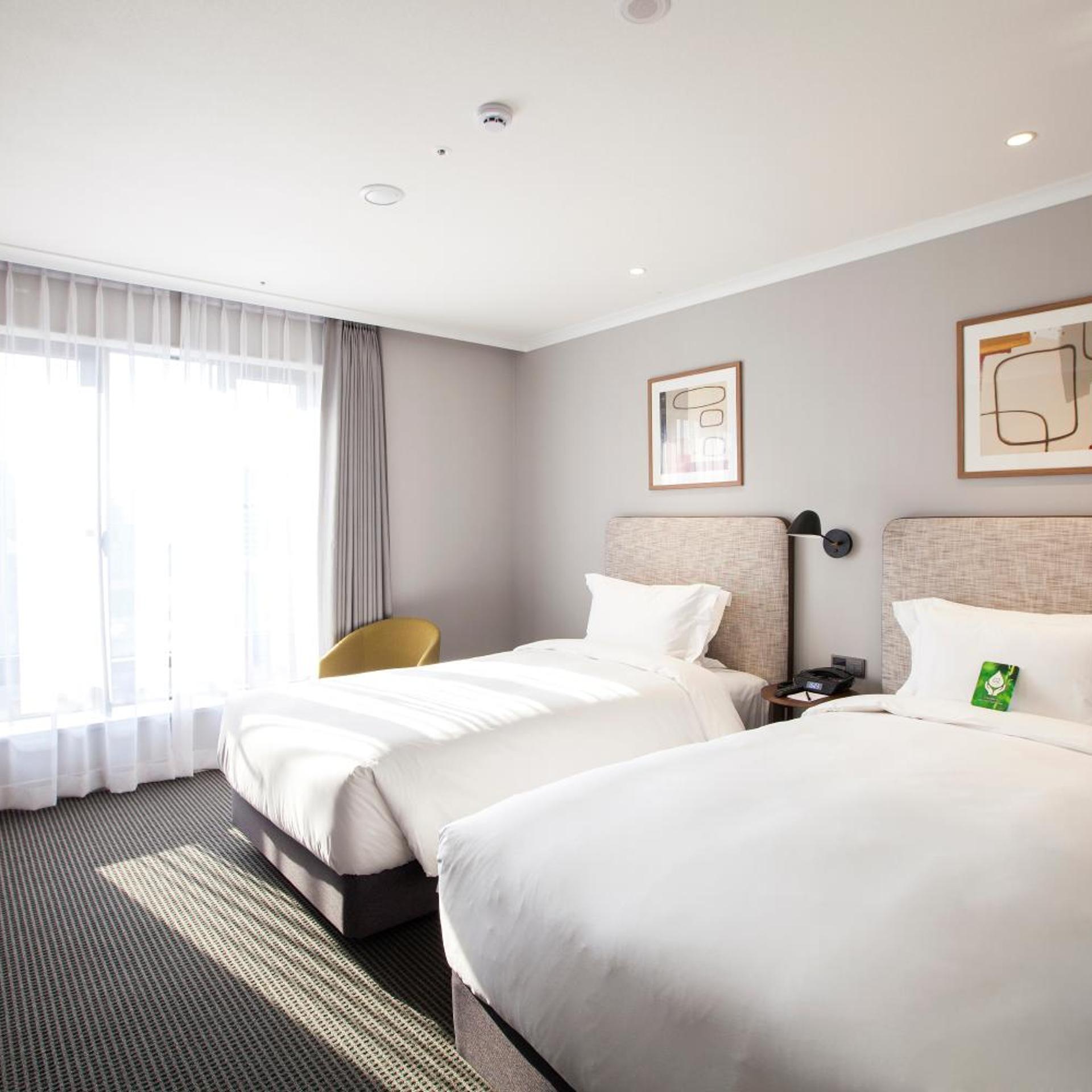 Business, Twin Beds, No Parking