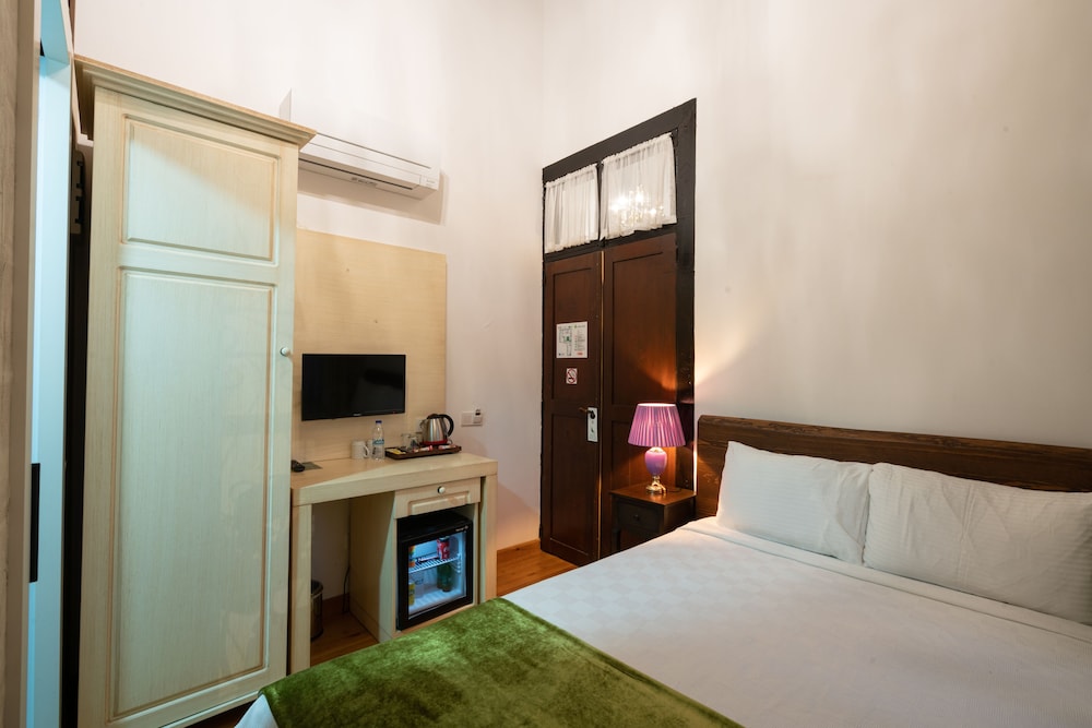 Cedrus Hotel 7/50