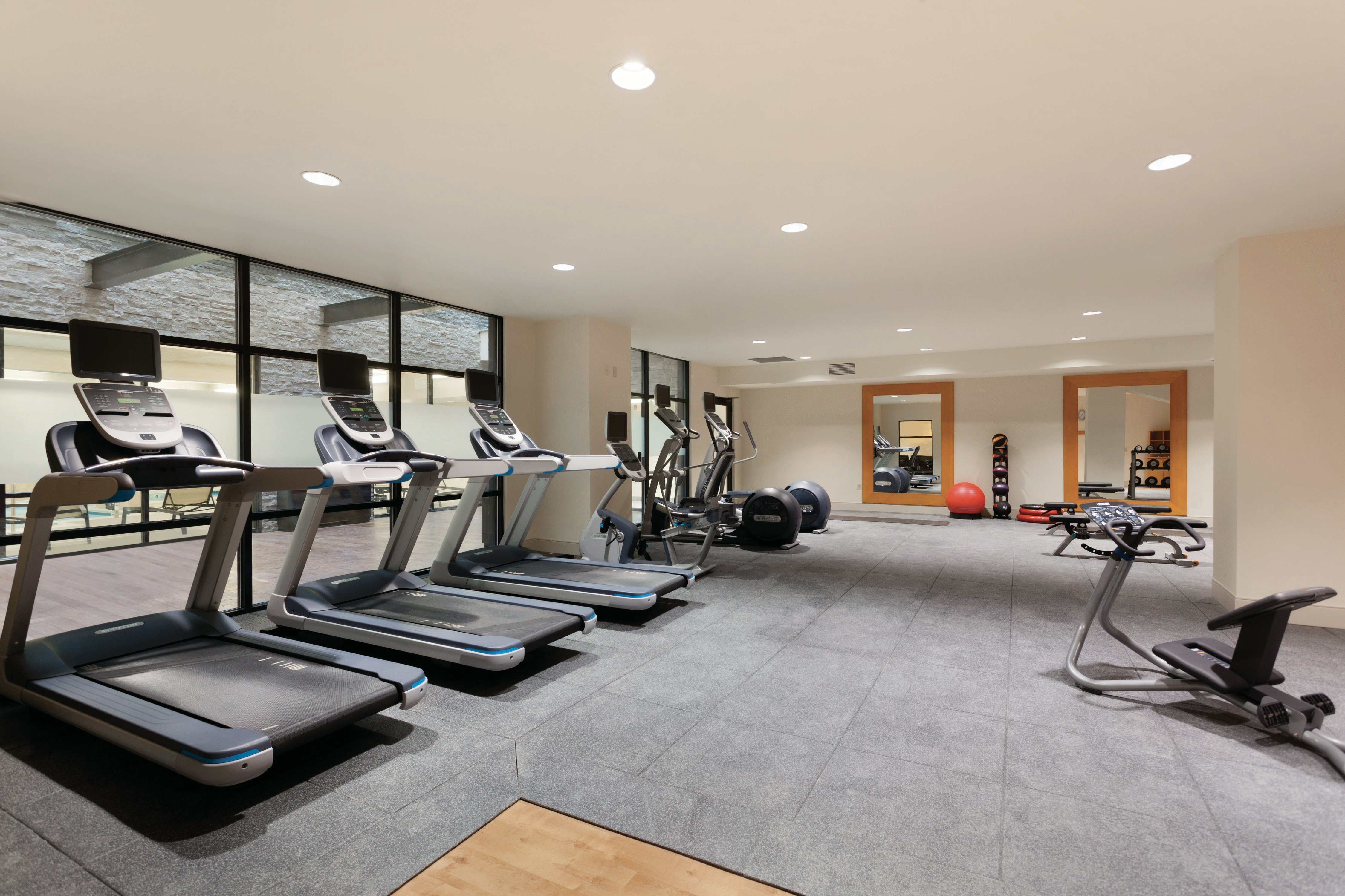 Hilton Garden Inn Rochester Downtown NY 34/66