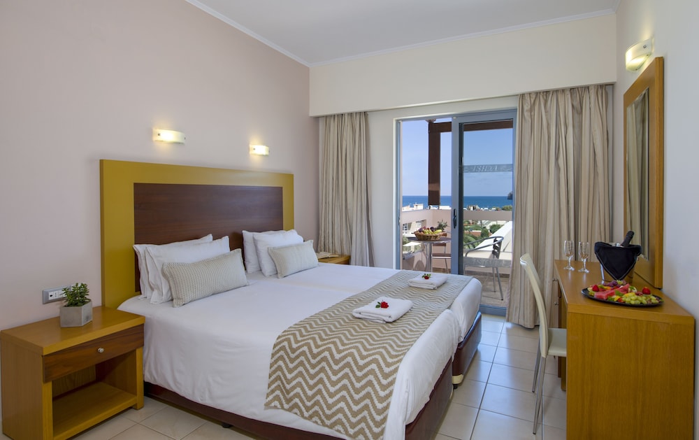 Isida Hotel 16/50