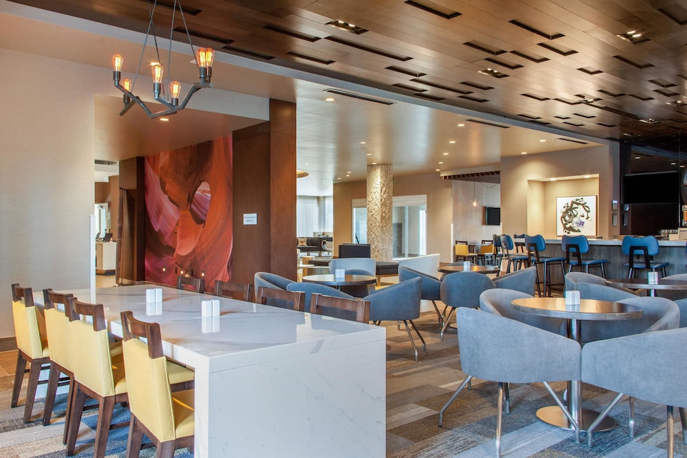 Cambria Hotel Phoenix Chandler Fashion Center 52/62