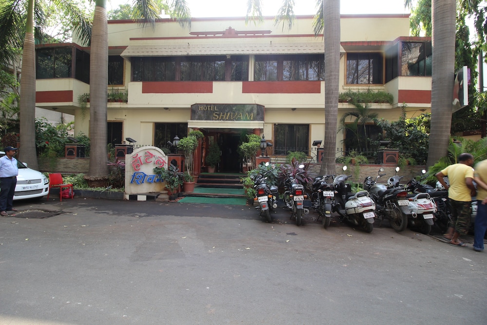 Shivam Hotel 48/58
