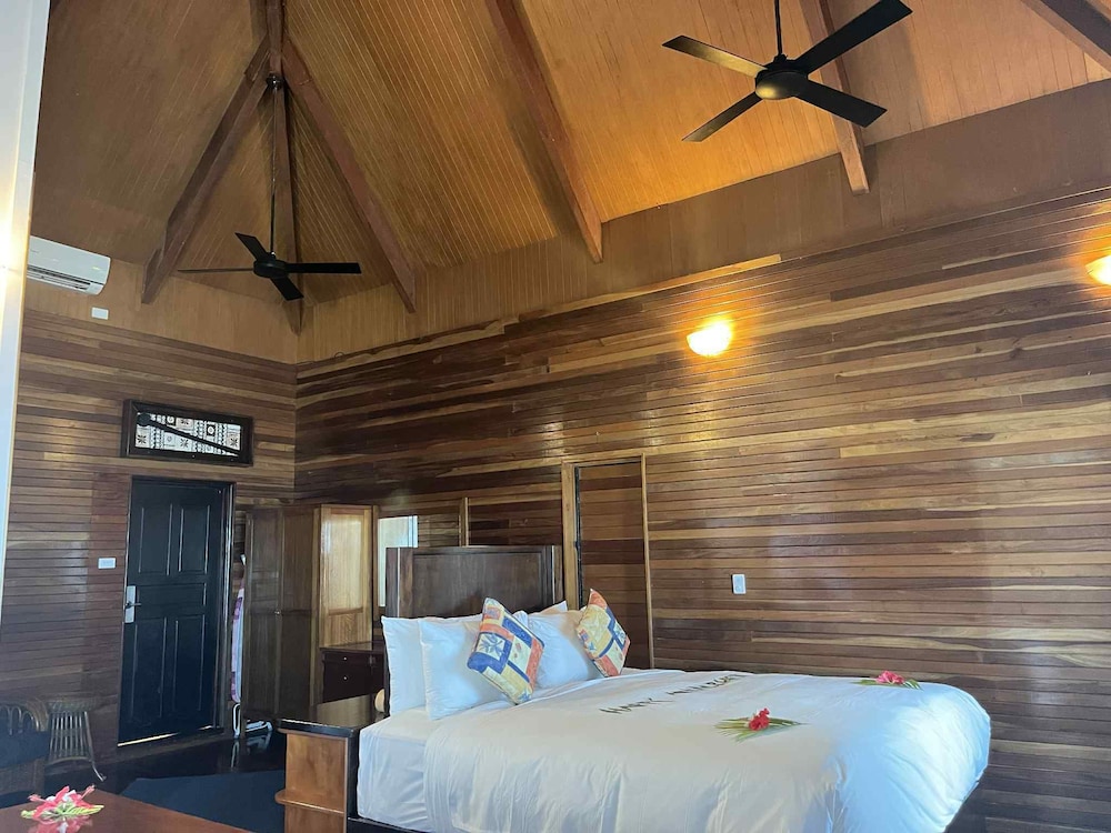 Bure, Premium, King Bed