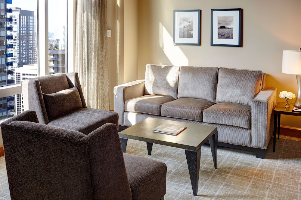 Grand Hyatt Seattle 33/53
