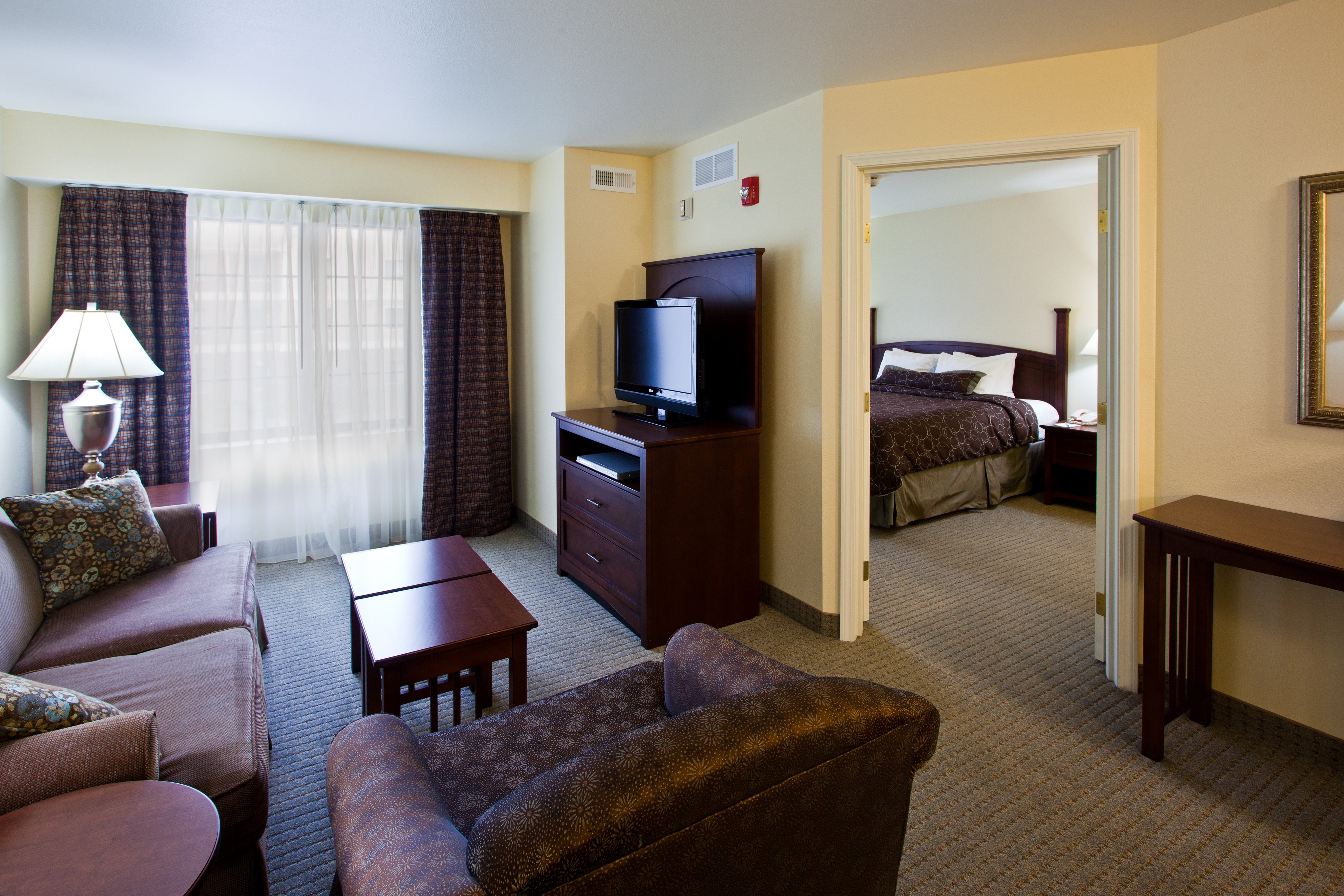Staybridge Suites Lansing-Okemos 47/84