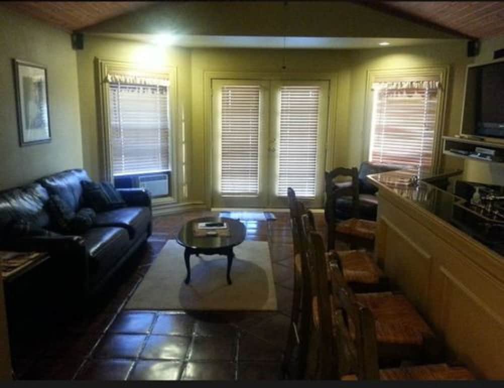 Davis Mountains Inn 17/40