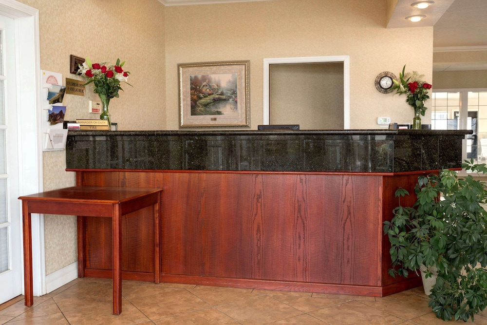 Ramada By Wyndham Moses Lake 8/54