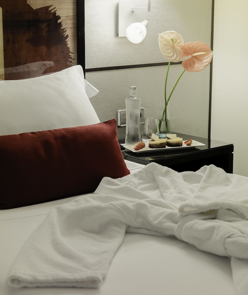 H10 Universitat Hotel 25/47