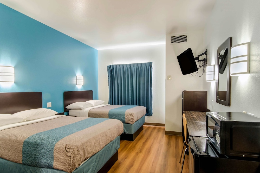 Motel6 Wheatland, WY 30/58