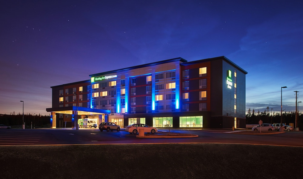 Holiday Inn Express Suites St John S Airport 1/52