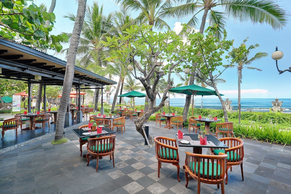 LEGIAN BEACH HOTEL 52/57