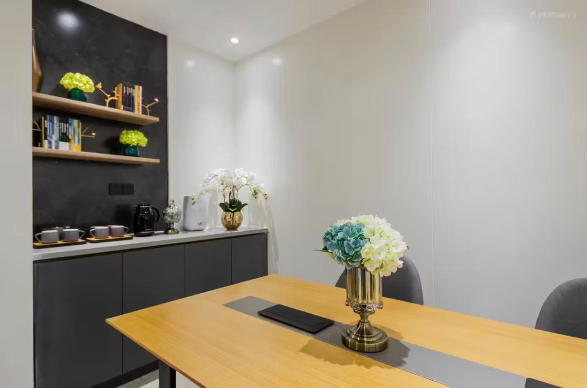 Home Inn Selected (Shanghai New International Expo Center, Guanglan Road Metro Station) 45/56