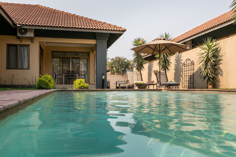Fallsway Villas 21/23