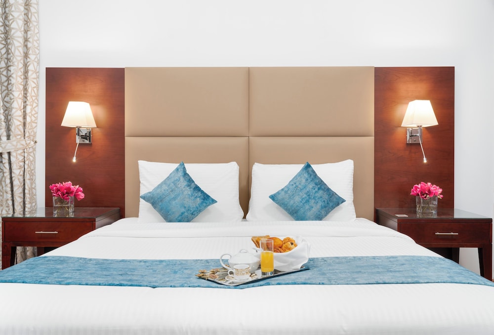 Golden Sands Hotel and Residences 23/71
