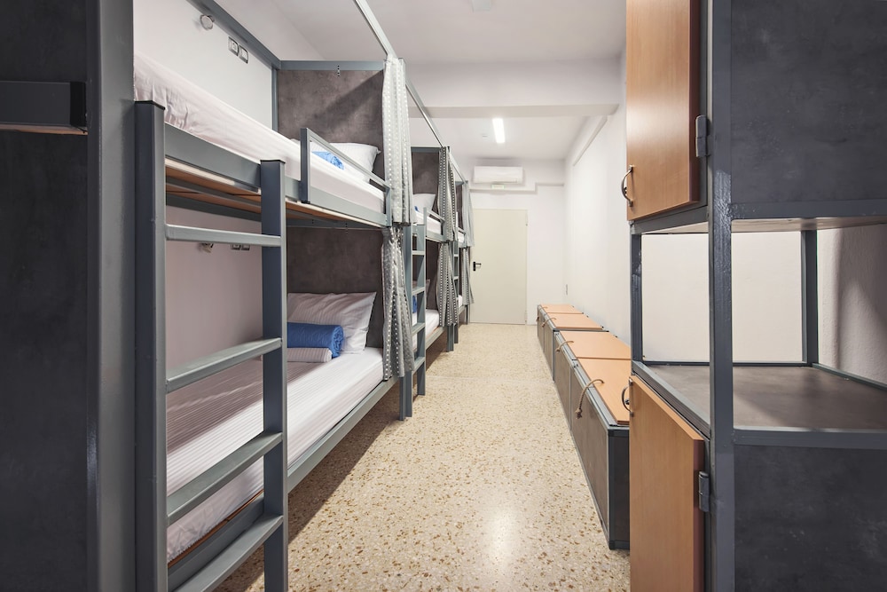 Bedbox Hostel 12/47