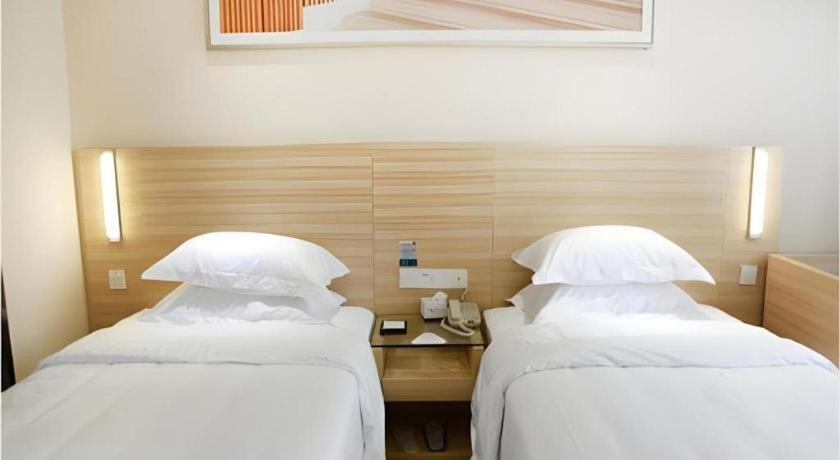 City Comfort Inn Wuhan Fengshu Er Road Baijin Mansion 27/49