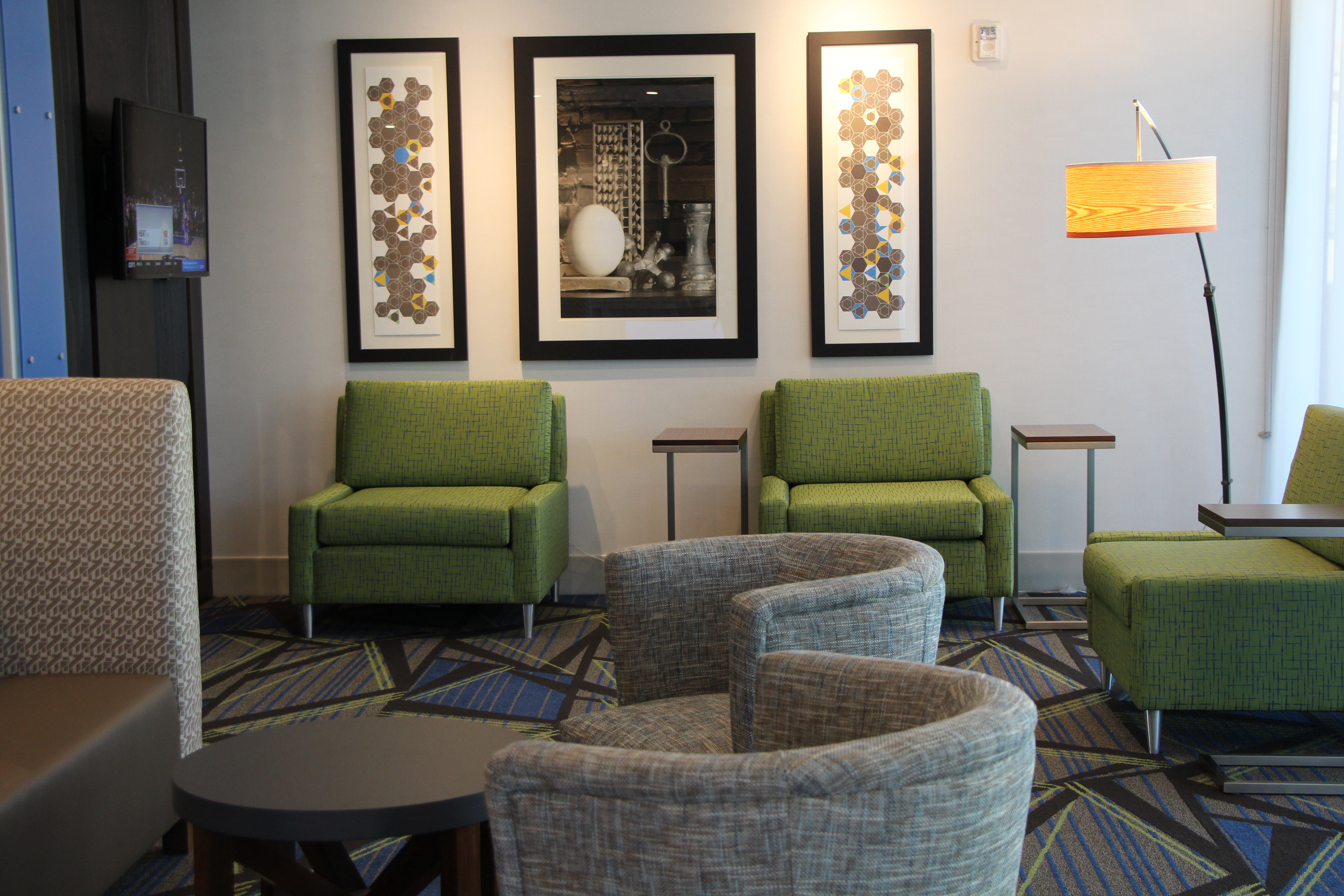Holiday Inn Express & Suites Phoenix - Airport North 39/71