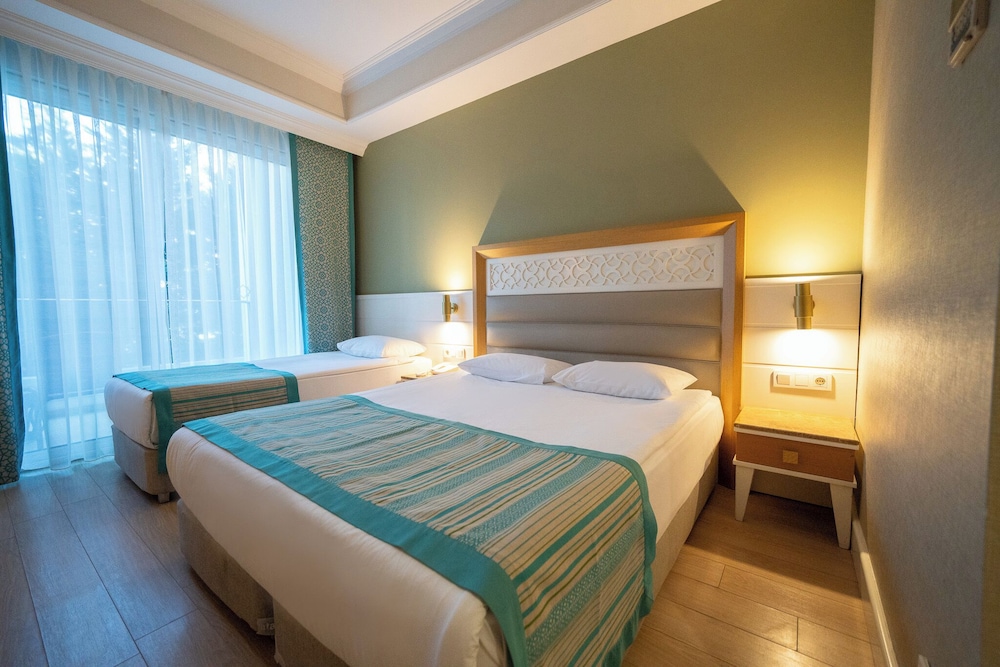 Karmir Resort And Spa Hotel 18/50