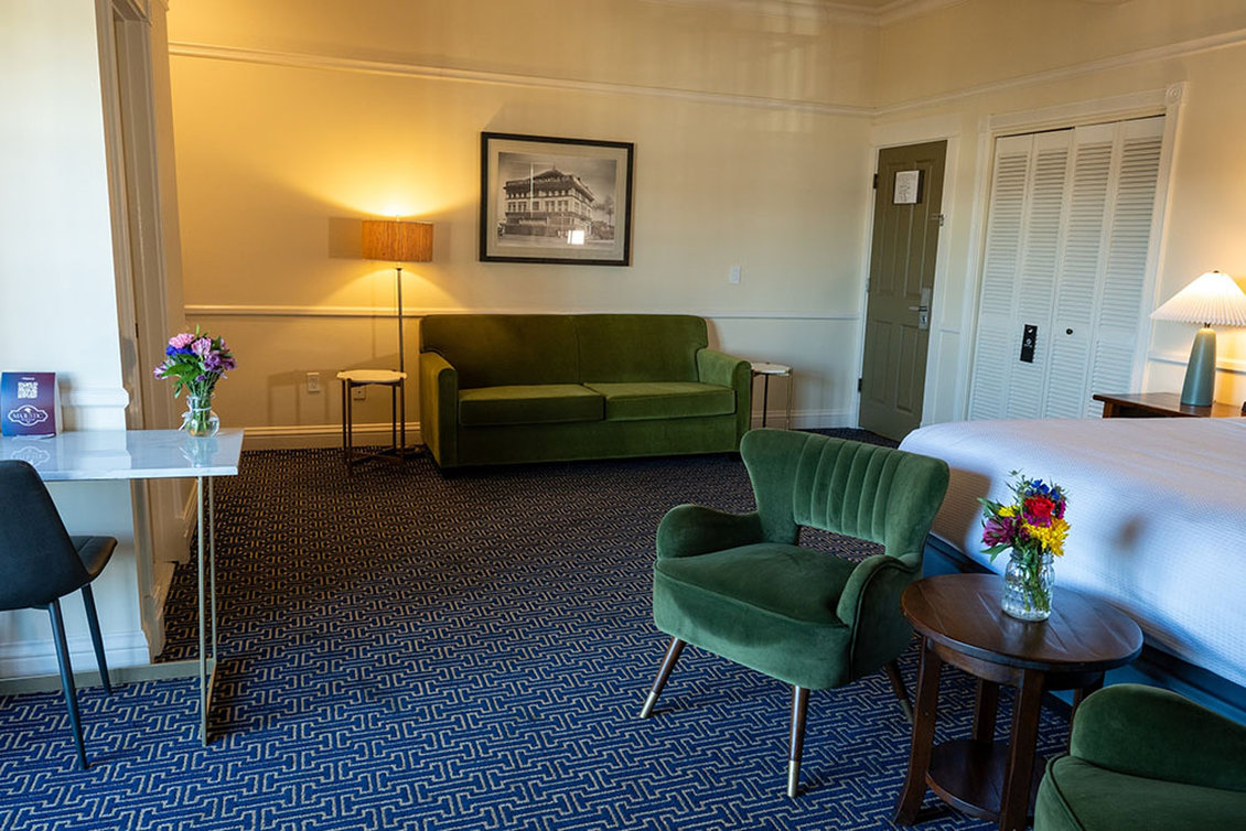 Majestic Inn & Spa 50/80