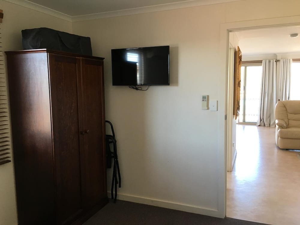AIRPORT WHYALLA MOTEL 31/58