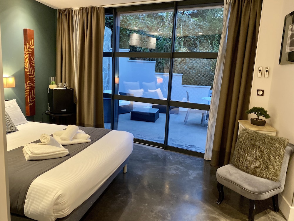 Les Suites Du Lac 10/50