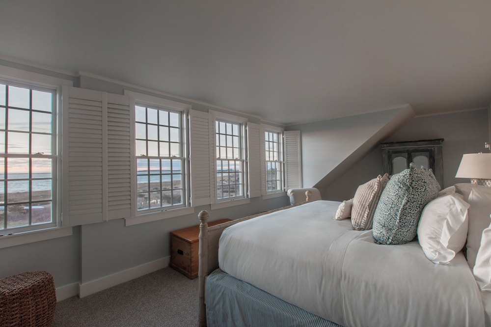 Deluxe, King Bed, Bay View
